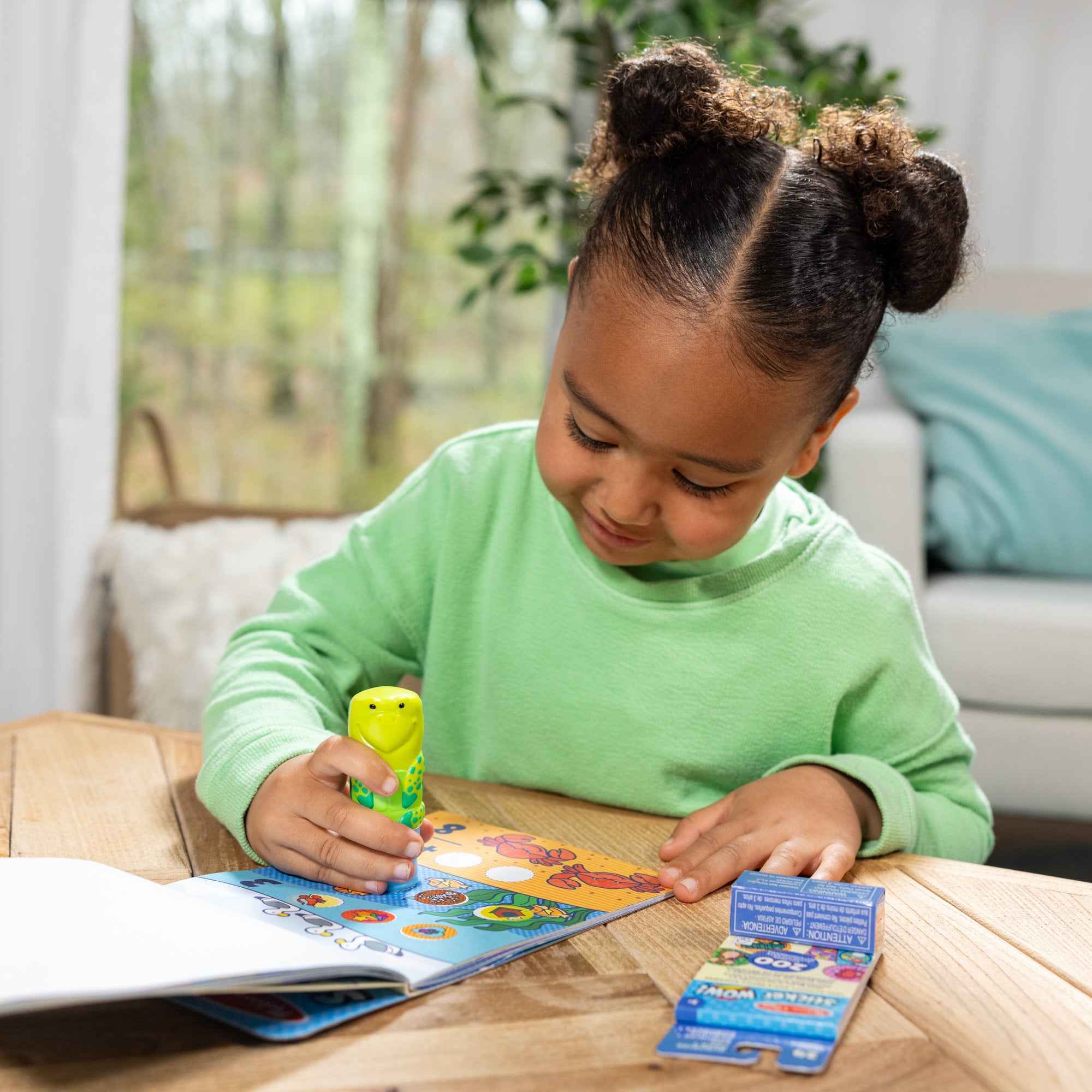 Sticker WOW!™ Sea Turtle Bundle: Activity Pad & Sticker Stamper + Mini Activity Pad and 200 Refill Stickers - Image 6