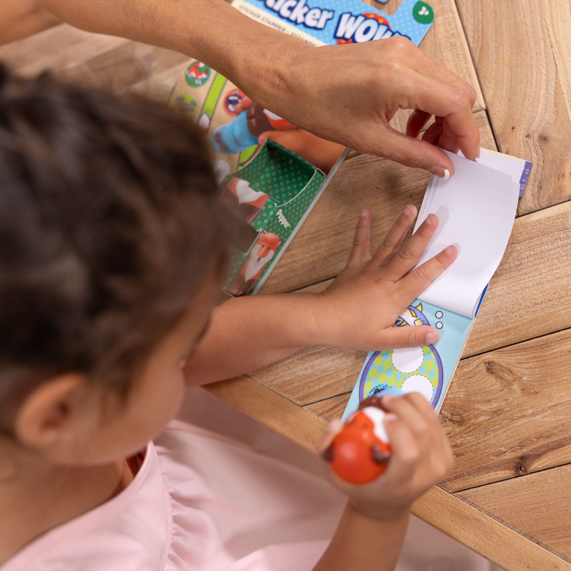 Sticker WOW!™ Fox Bundle: Activity Pad & Sticker Stamper + Mini Activity Pad and 200 Refill Stickers - Image 9