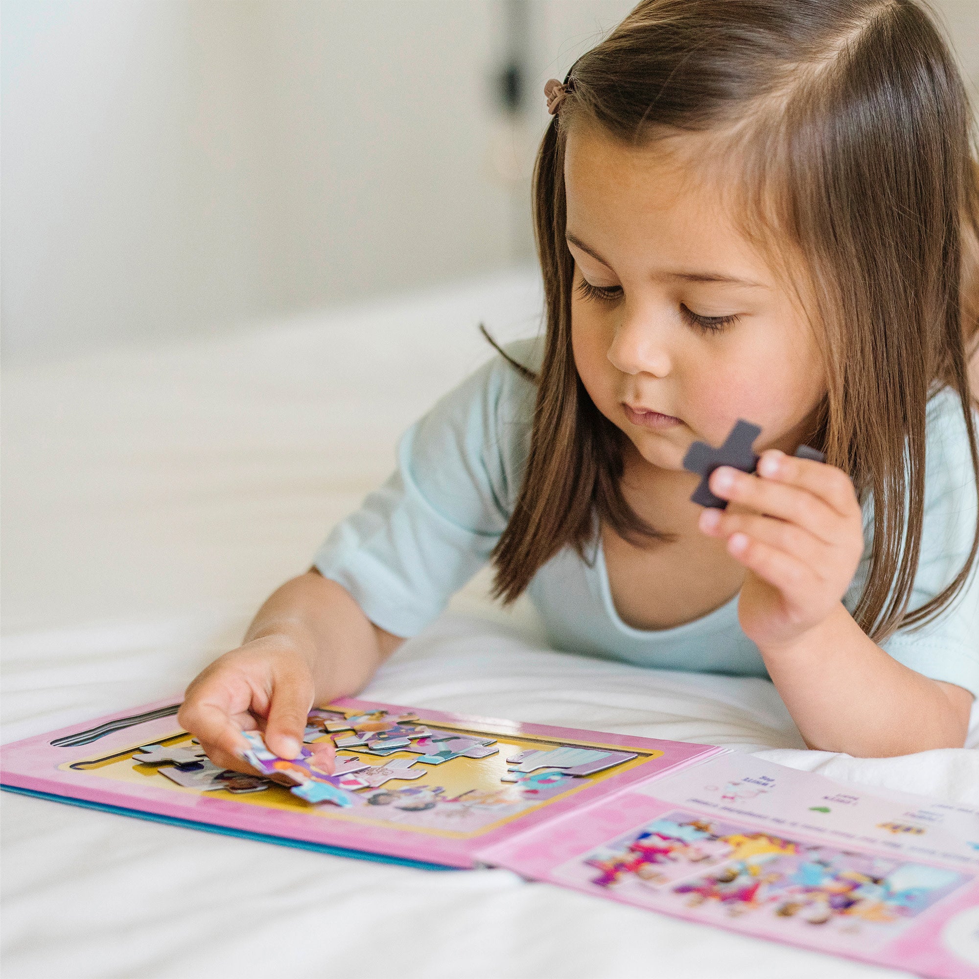 Take-Along Magnetic Jigsaw Puzzles – Princesses - Image 7
