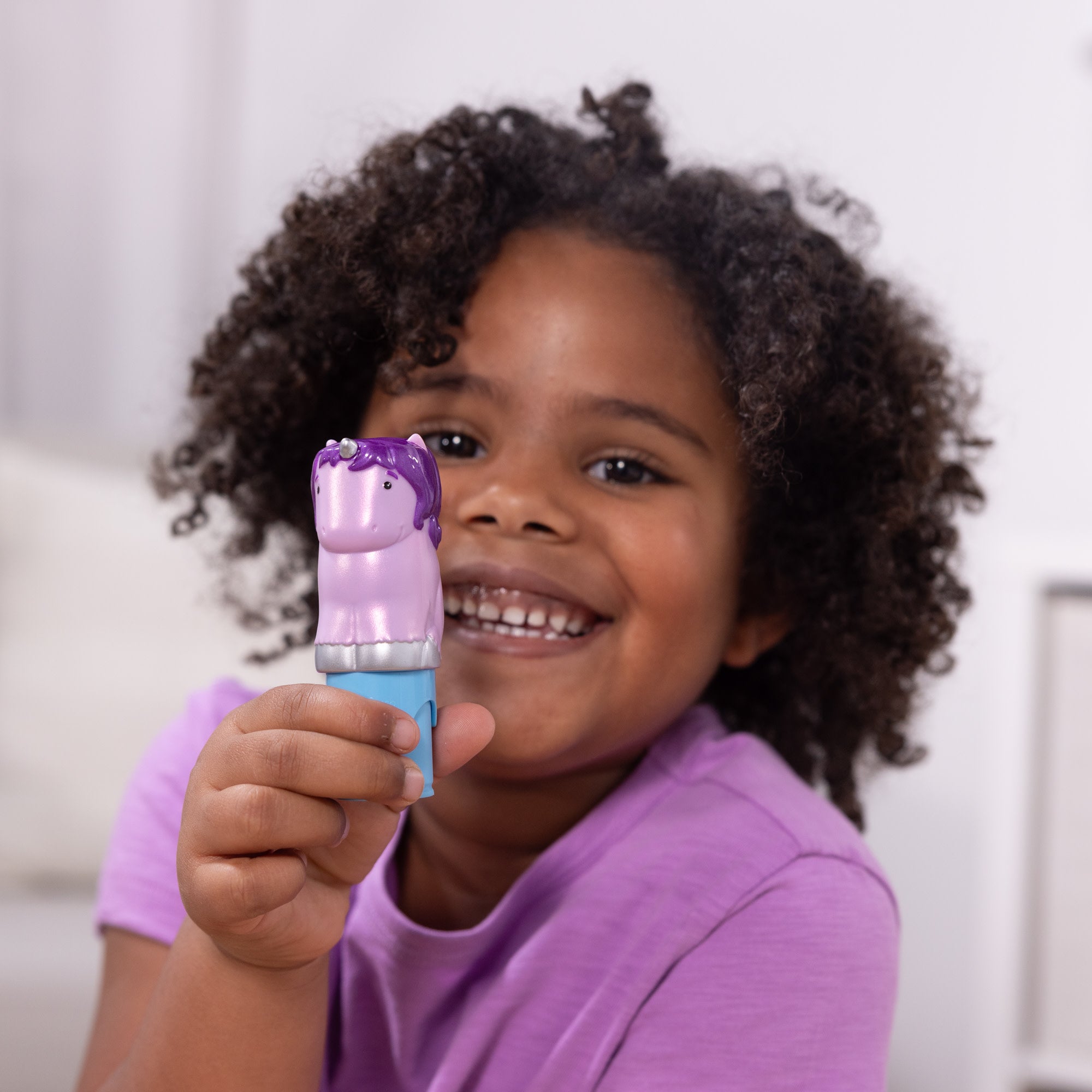 Sticker WOW!™ Purple Unicorn Bundle: Activity Pad & Sticker Stamper + Mini Activity Pad and 200 Refill Stickers - Image 7