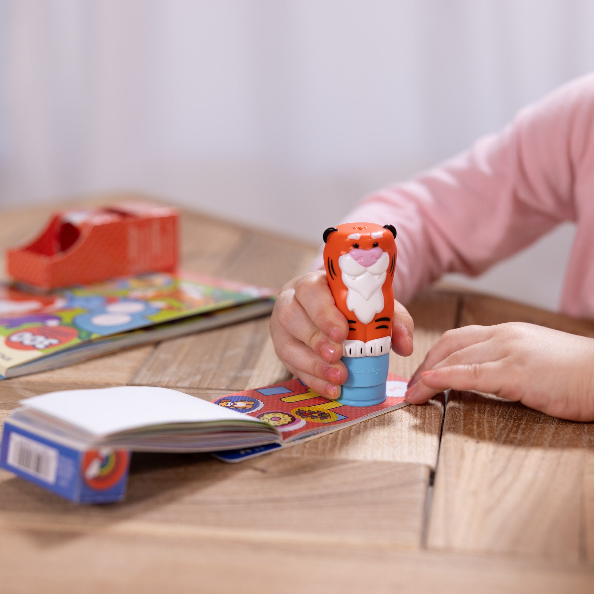 Sticker WOW!™ Tiger Bundle: Activity Pad & Sticker Stamper + Mini Activity Pad and 200 Refill Stickers - Image 6