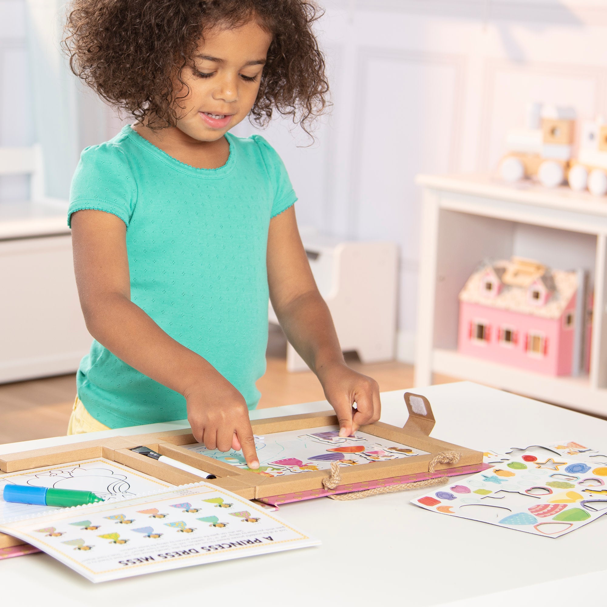 Natural Play: Play. Draw. Create Reusable Drawing & Magnet Kit – Princesses - Image 7