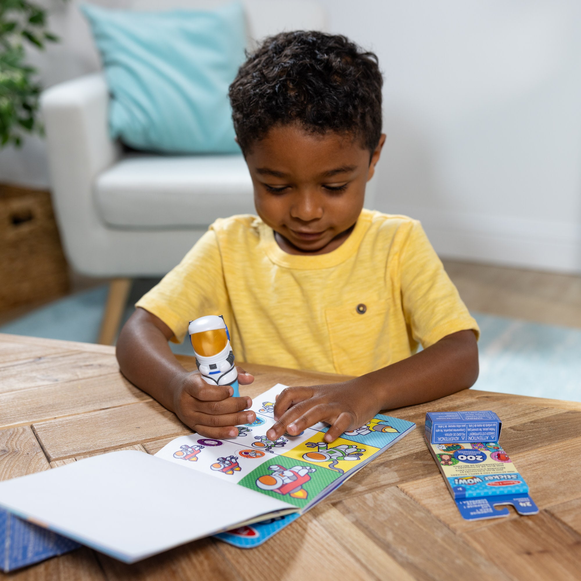 Sticker WOW!™ Astronaut Bundle: Activity Pad & Sticker Stamper + Mini Activity Pad and 200 Refill Stickers - Image 7