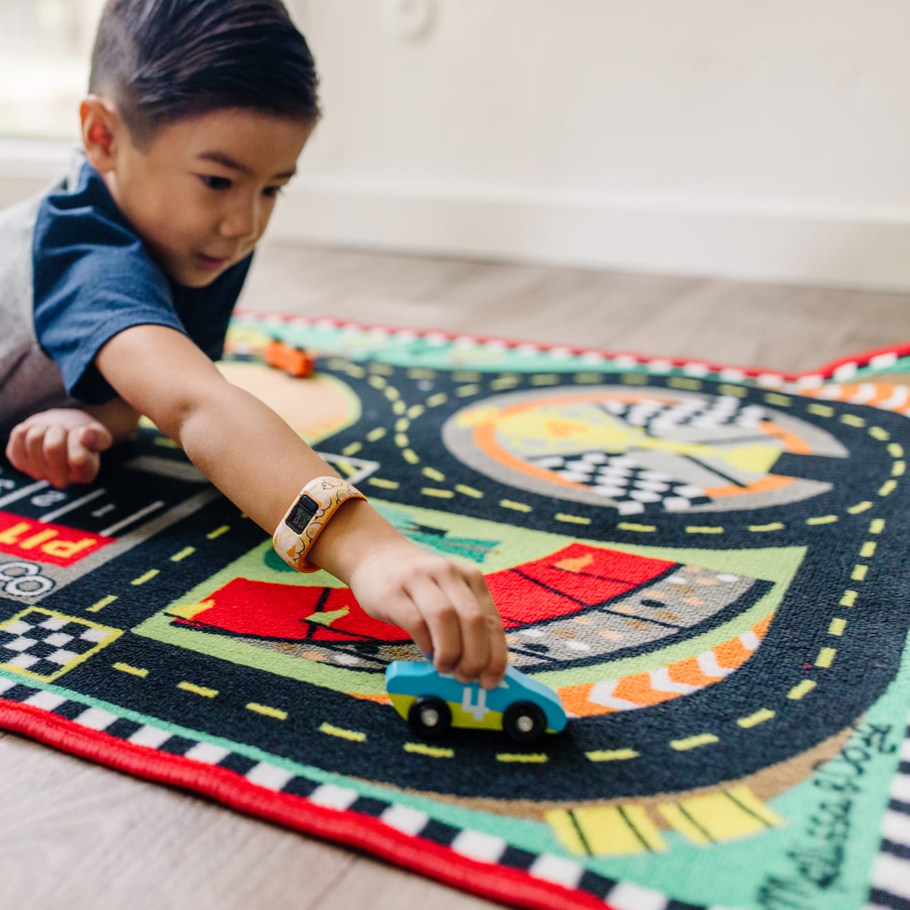 Round the Speedway Race Track Rug & Car Set - Image 6