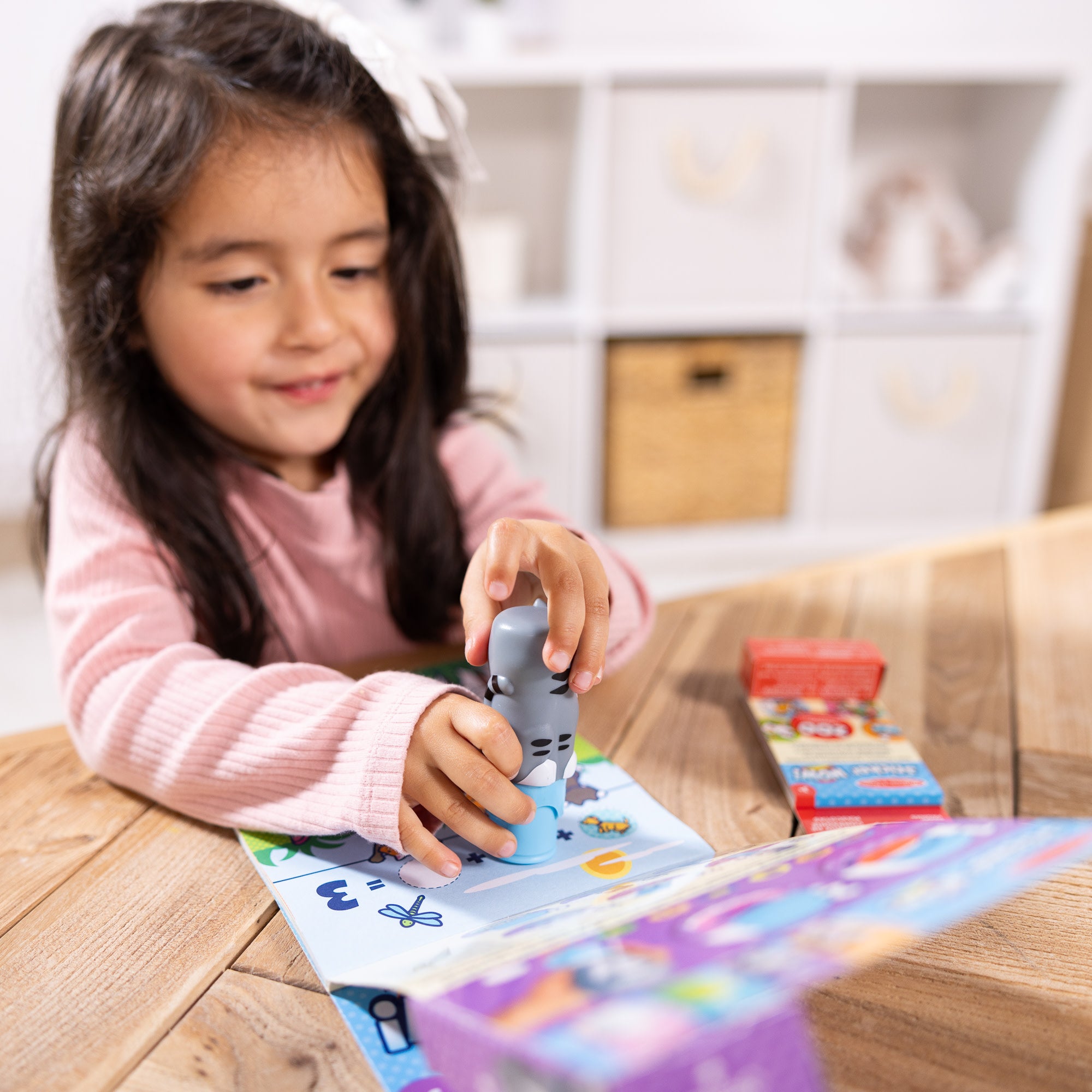 Sticker WOW!™ Cat Bundle: Activity Pad & Sticker Stamper + Mini Activity Pad and 200 Refill Stickers - Image 5