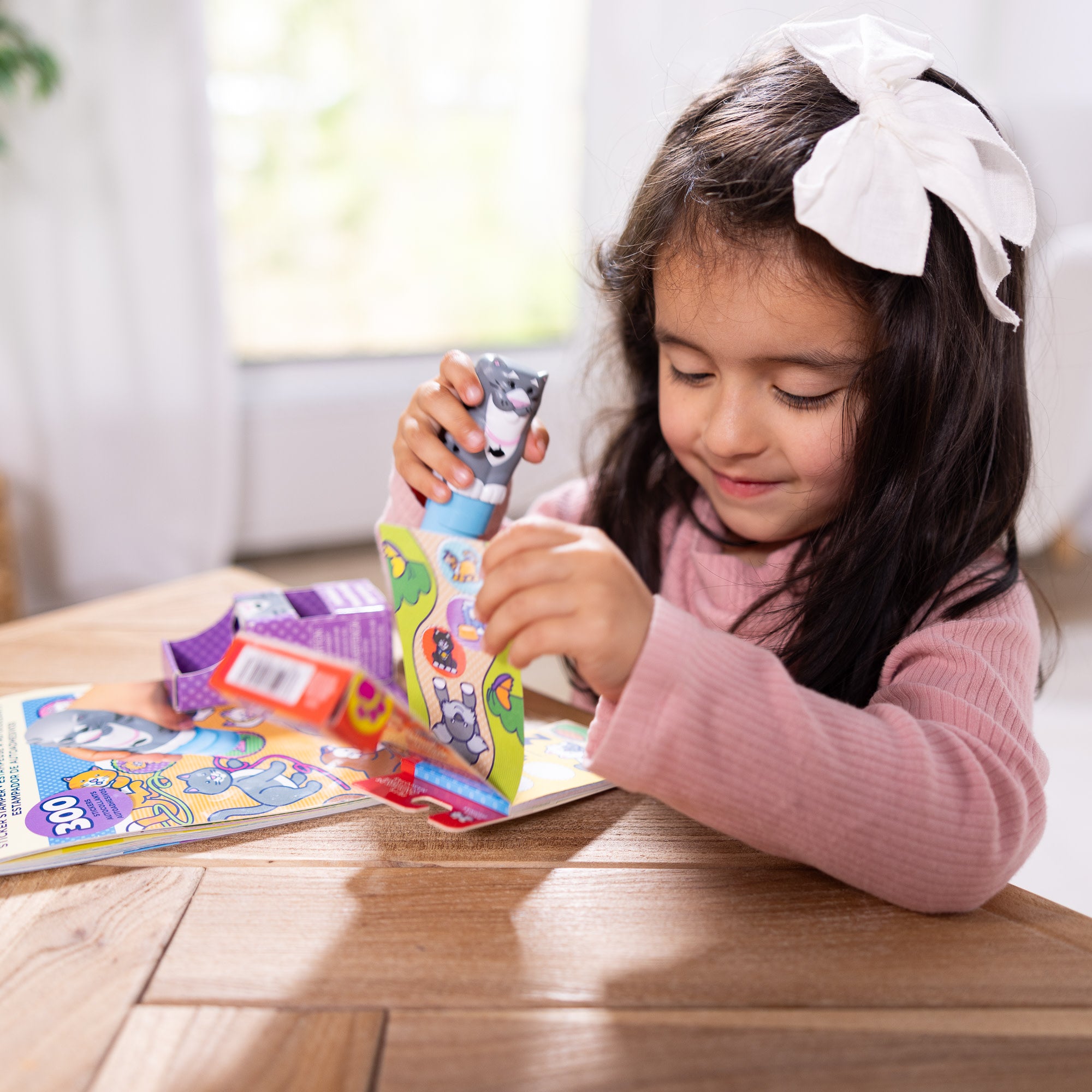 Sticker WOW!™ Cat Bundle: Activity Pad & Sticker Stamper + Mini Activity Pad and 200 Refill Stickers - Image 6