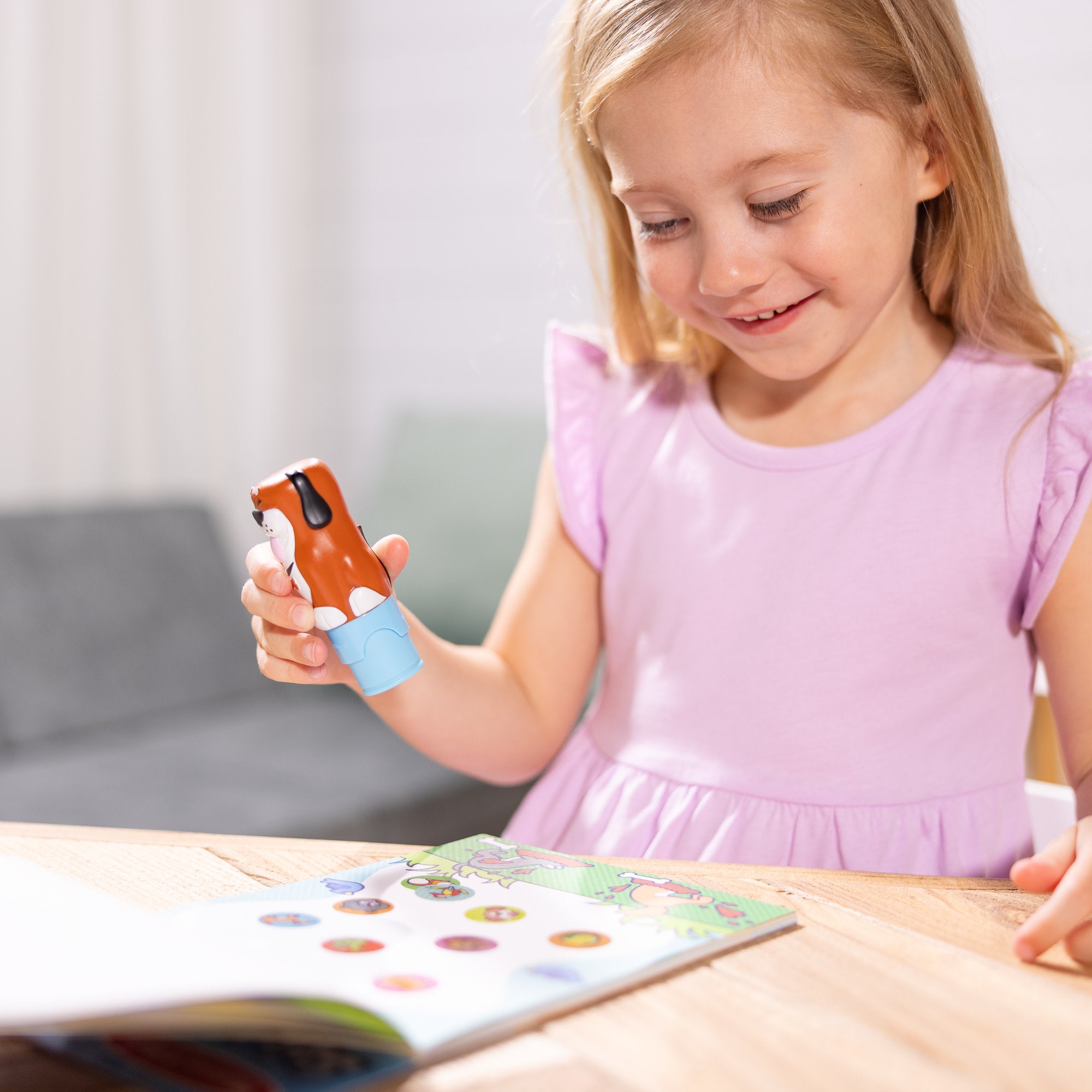Sticker WOW!™ Dog Bundle: Activity Pad & Sticker Stamper + Mini Activity Pad and 200 Refill Stickers - Image 4